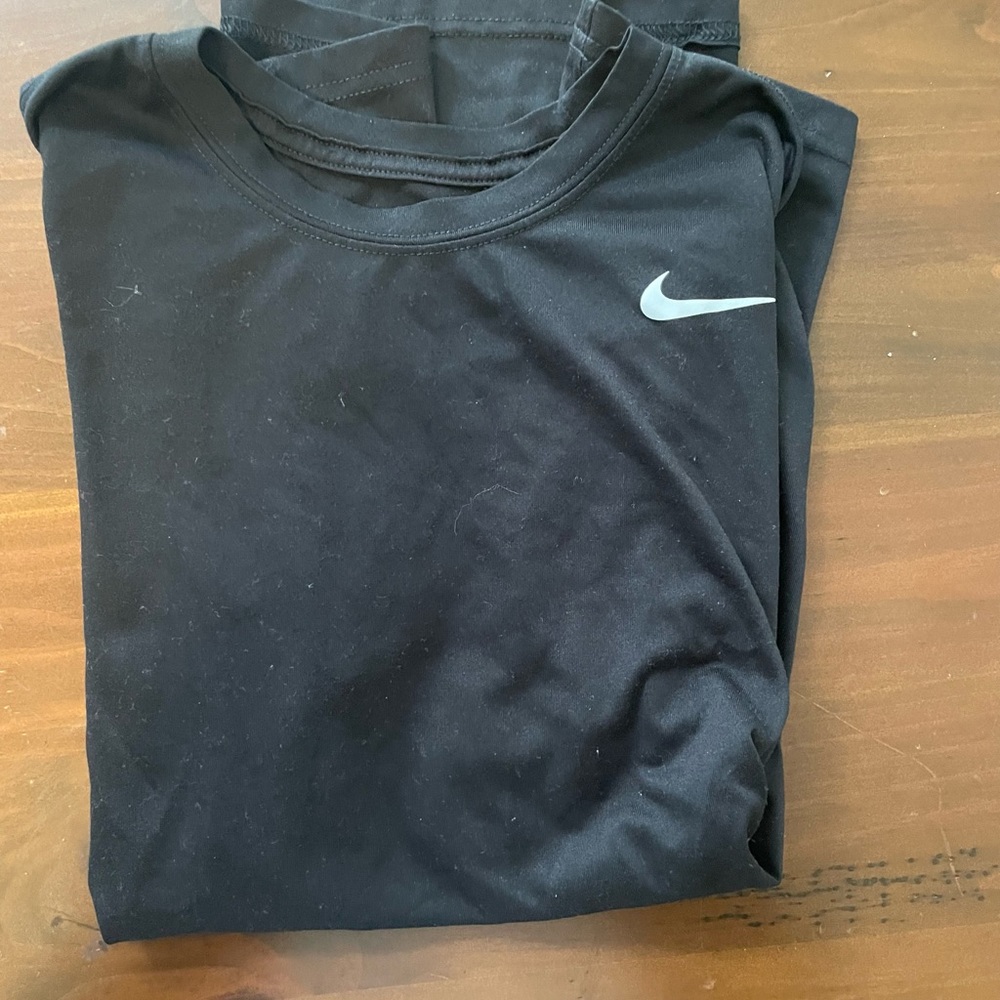 Nike Men’s dri fit tee